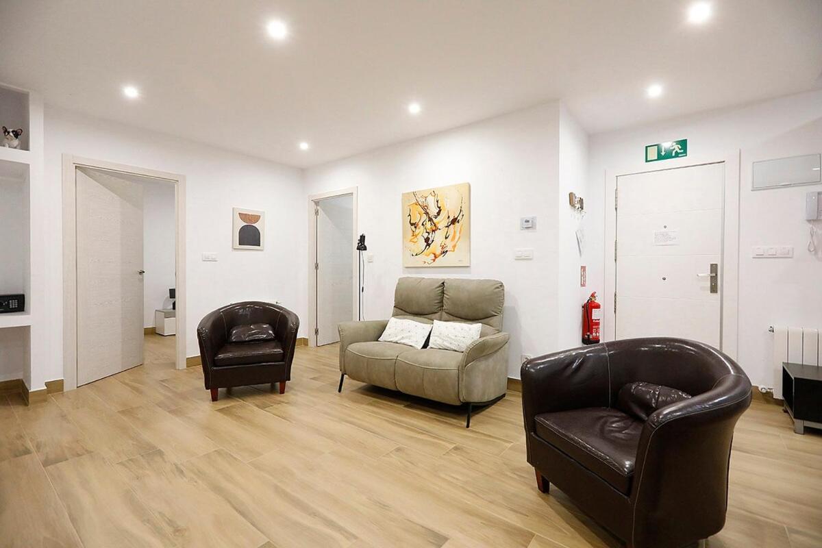 Modern Well Connected Apartment *