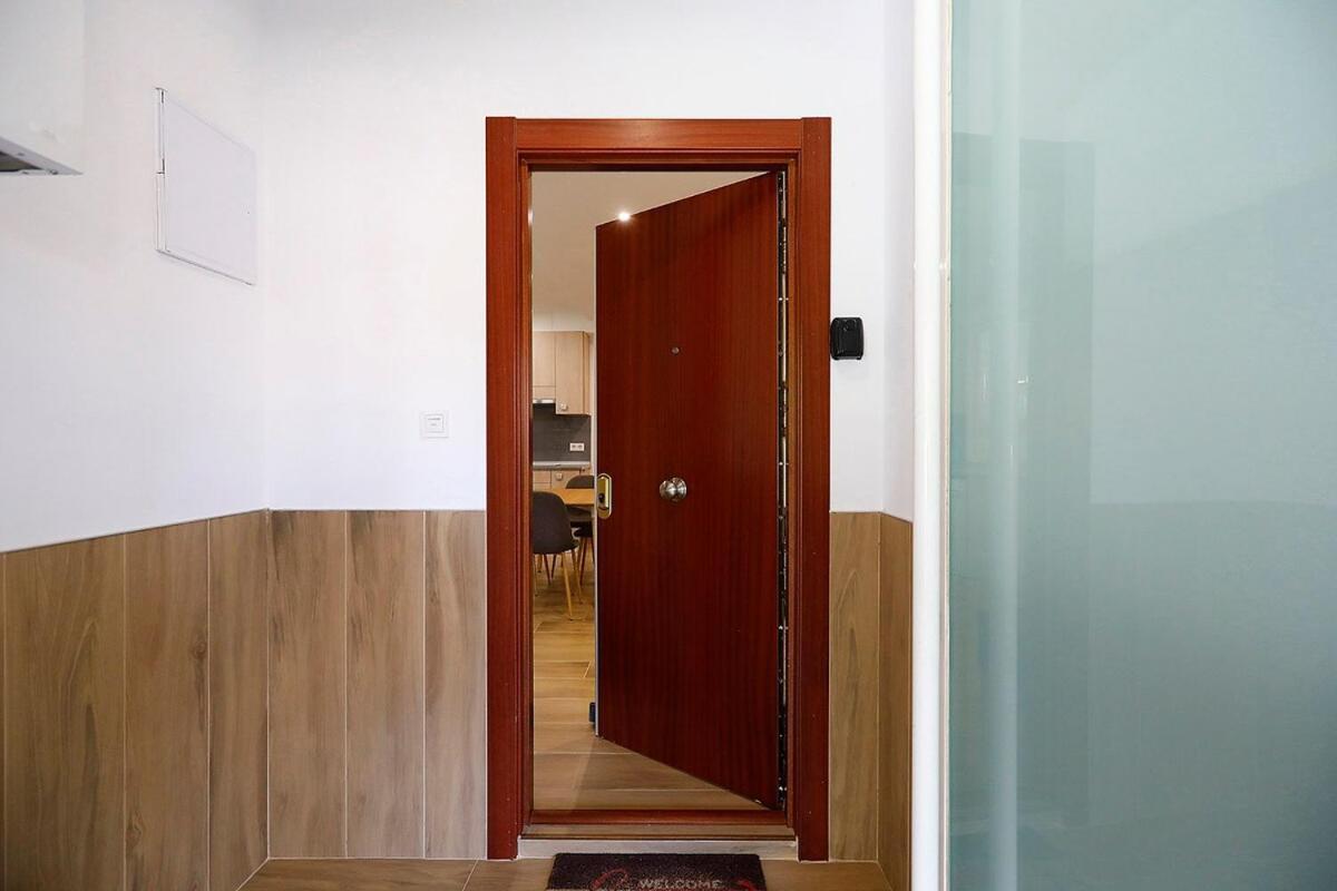 Modern Well Connected Apartment
